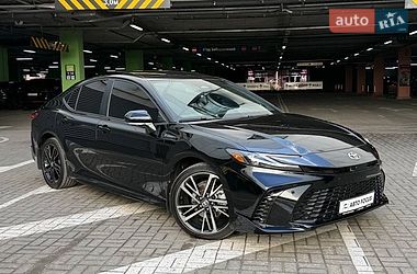 Седан Toyota Camry 2024 в Киеве