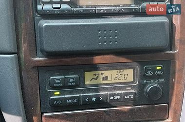 Седан Toyota Camry 2000 в Харькове