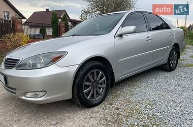 Седан Toyota Camry 2004 в Ровно
