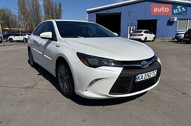 Седан Toyota Camry 2017 в Киеве