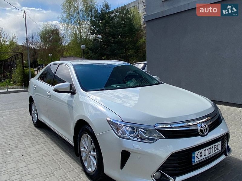 Toyota Camry 2016