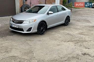 Седан Toyota Camry 2013 в Львове