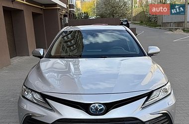 Седан Toyota Camry 2021 в Хмельницком