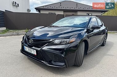 Седан Toyota Camry 2022 в Киеве