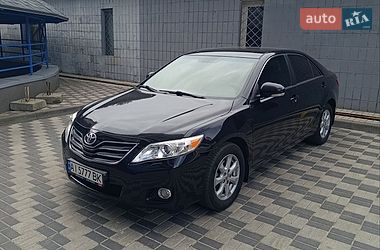Седан Toyota Camry 2010 в Києві
