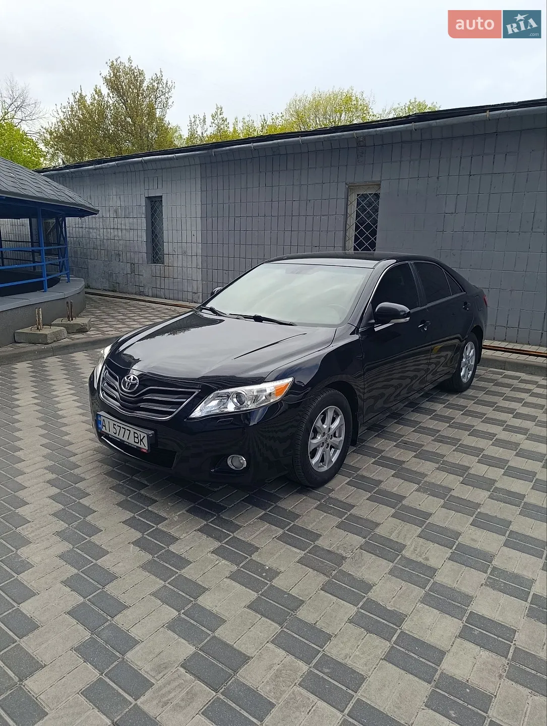 2010 Toyota Camry - фото 1