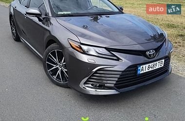 Седан Toyota Camry 2021 в Киеве