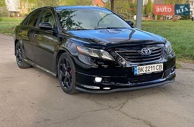 Седан Toyota Camry 2006 в Рівному