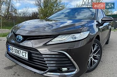 Седан Toyota Camry 2023 в Києві