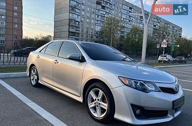 Седан Toyota Camry 2012 в Харькове