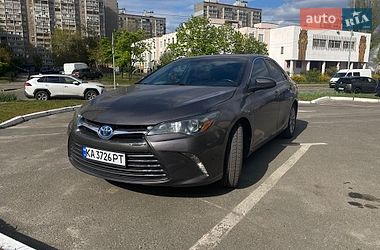 Седан Toyota Camry 2016 в Киеве