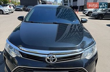 Седан Toyota Camry 2015 в Киеве