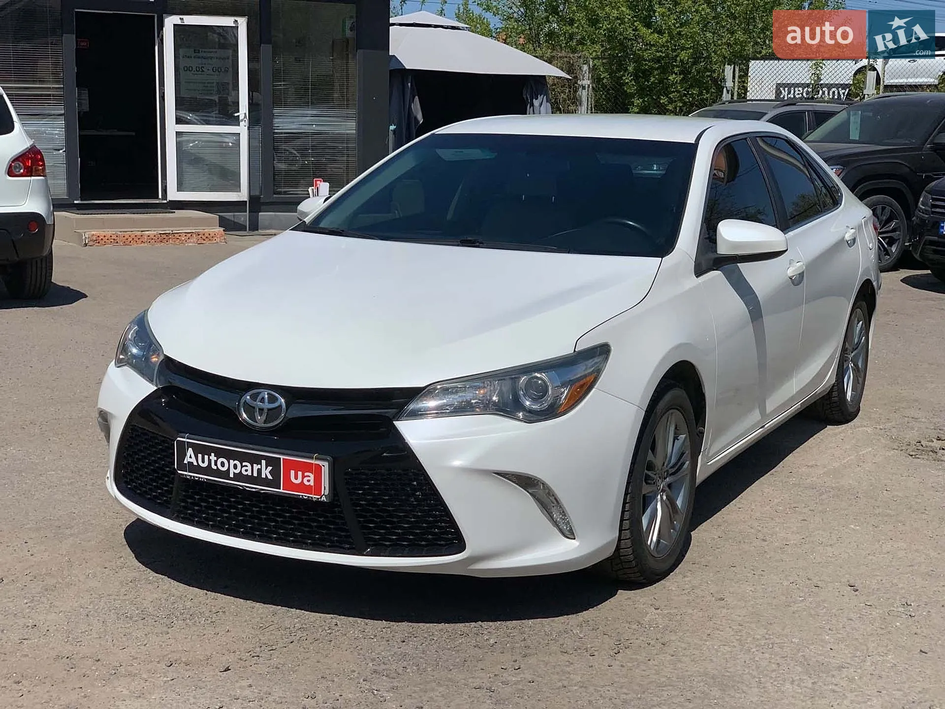 2015 Toyota Camry - фото 1