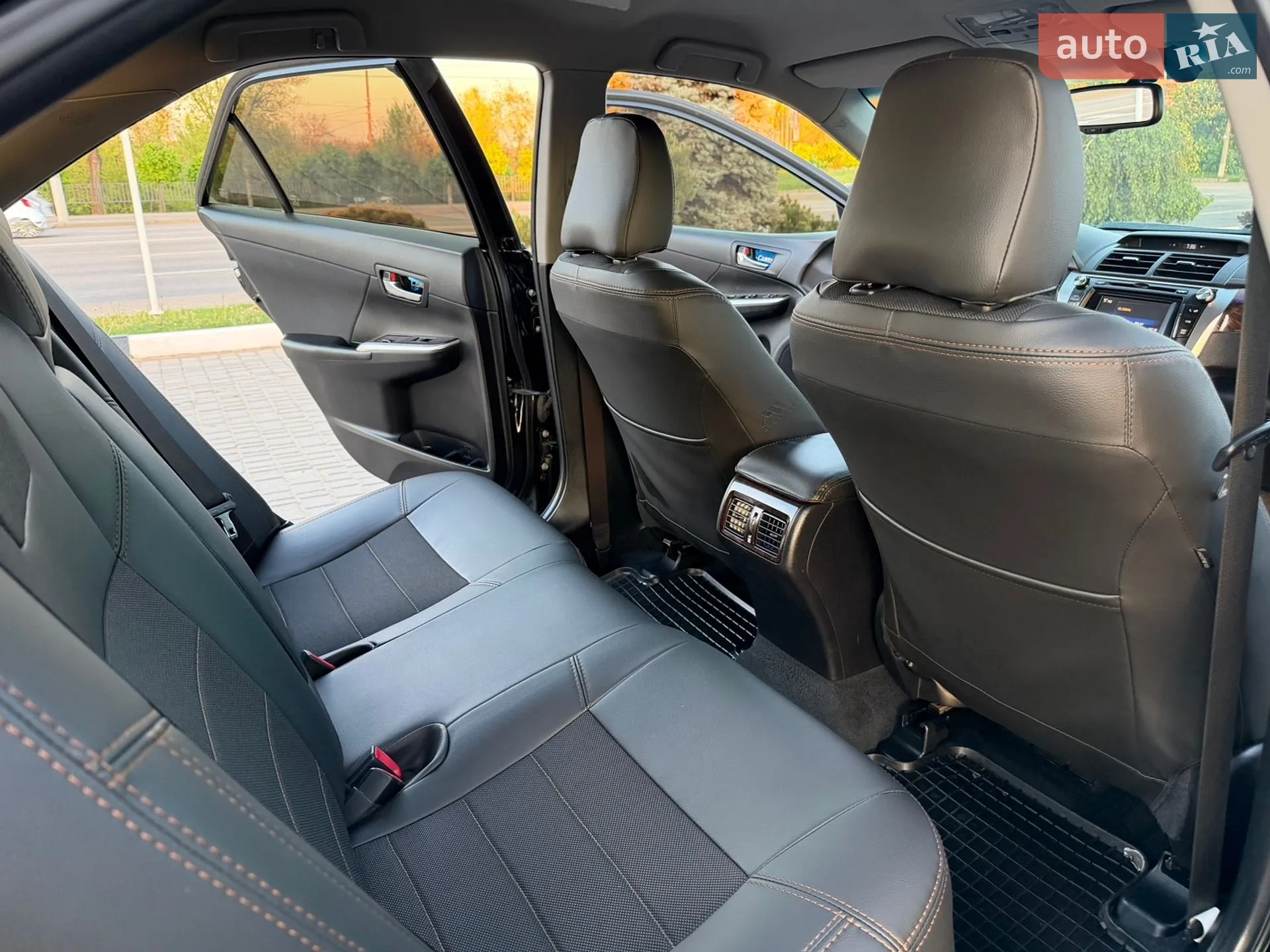 2014 Toyota Camry - мініатюра 44