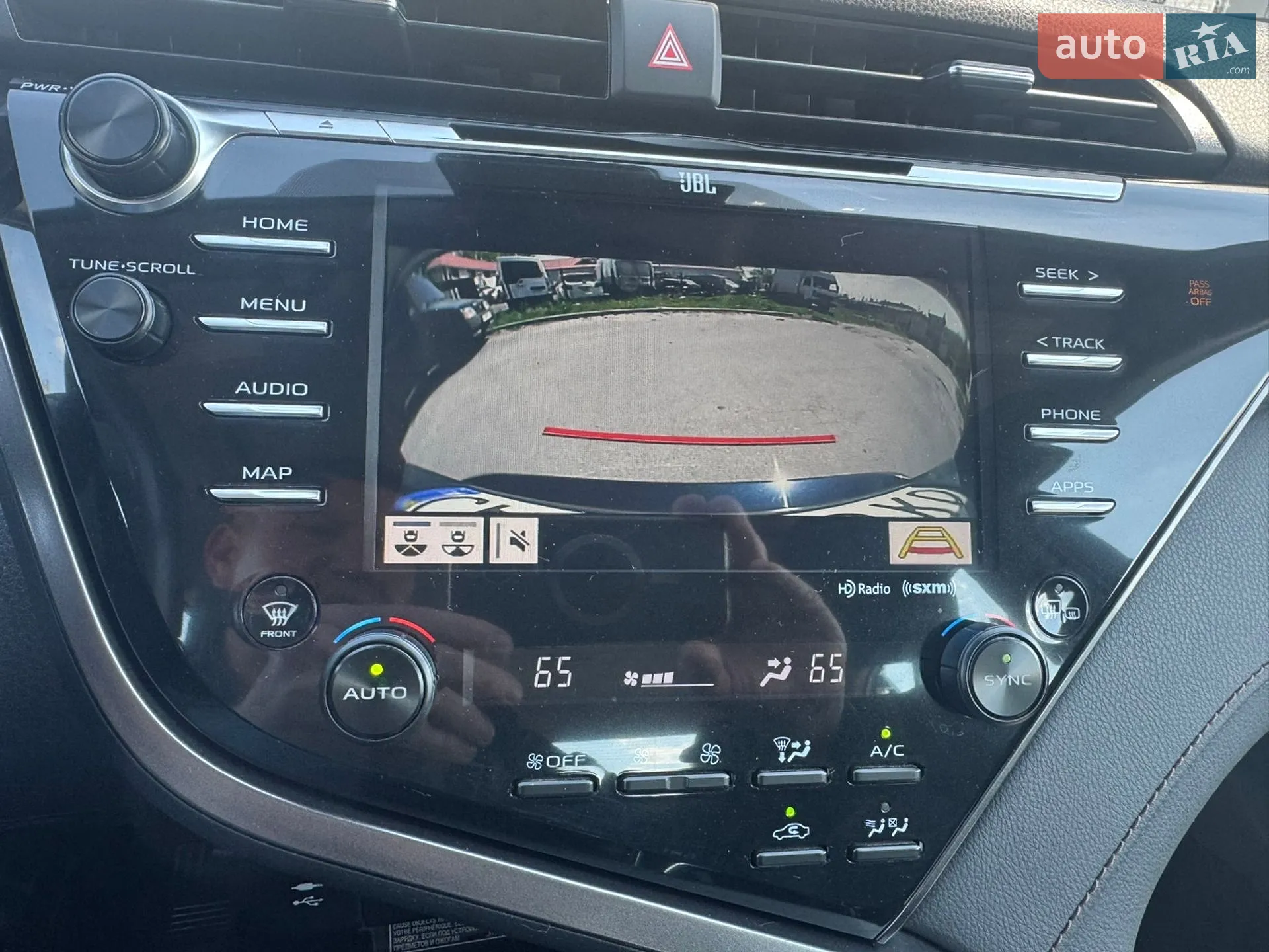 2019 Toyota Camry - мініатюра 2