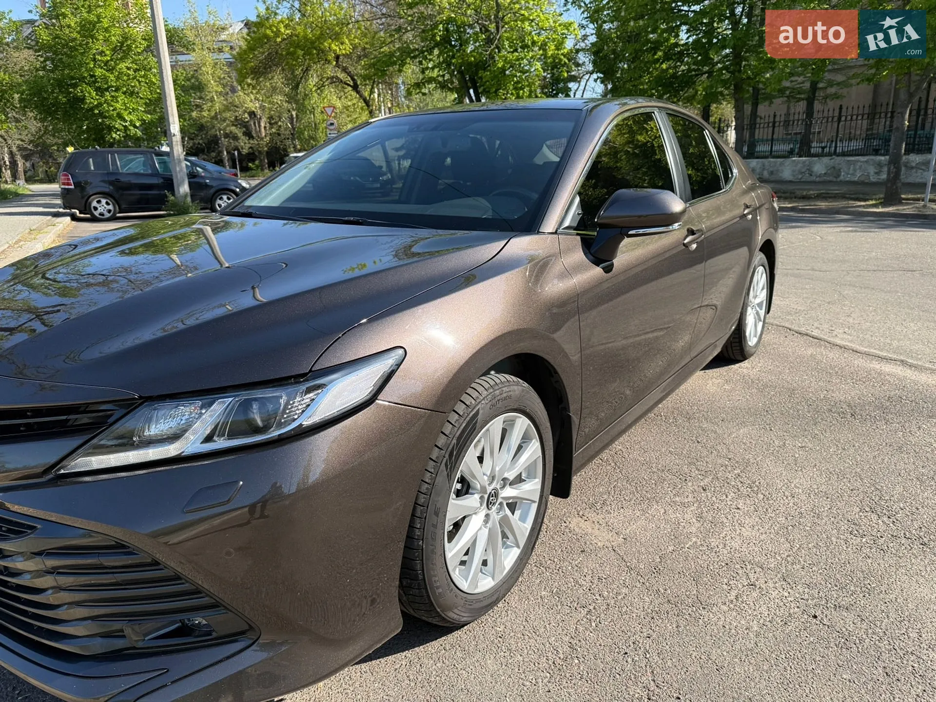 2019 Toyota Camry - мініатюра 2