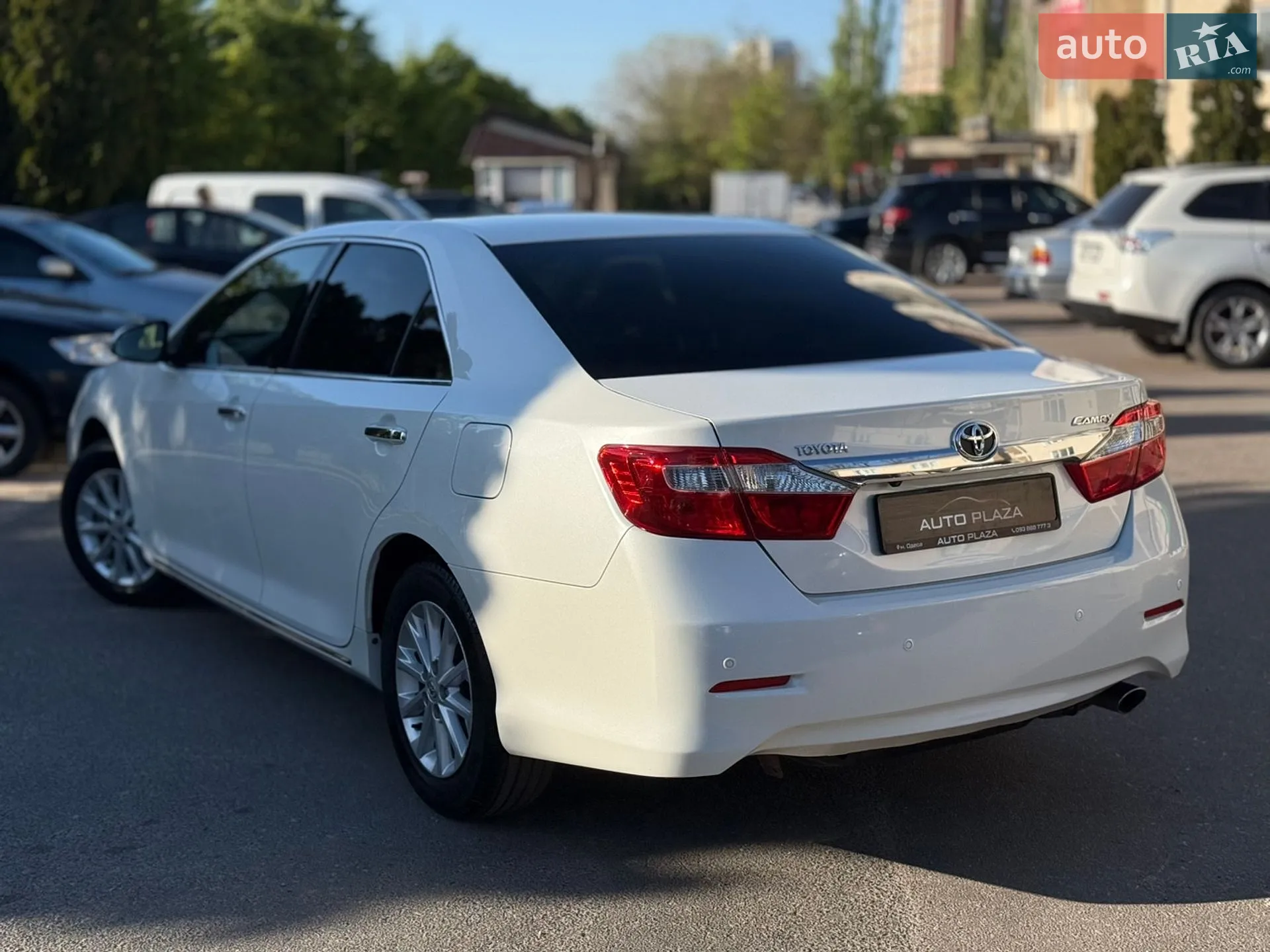 2013 Toyota Camry - мініатюра 28