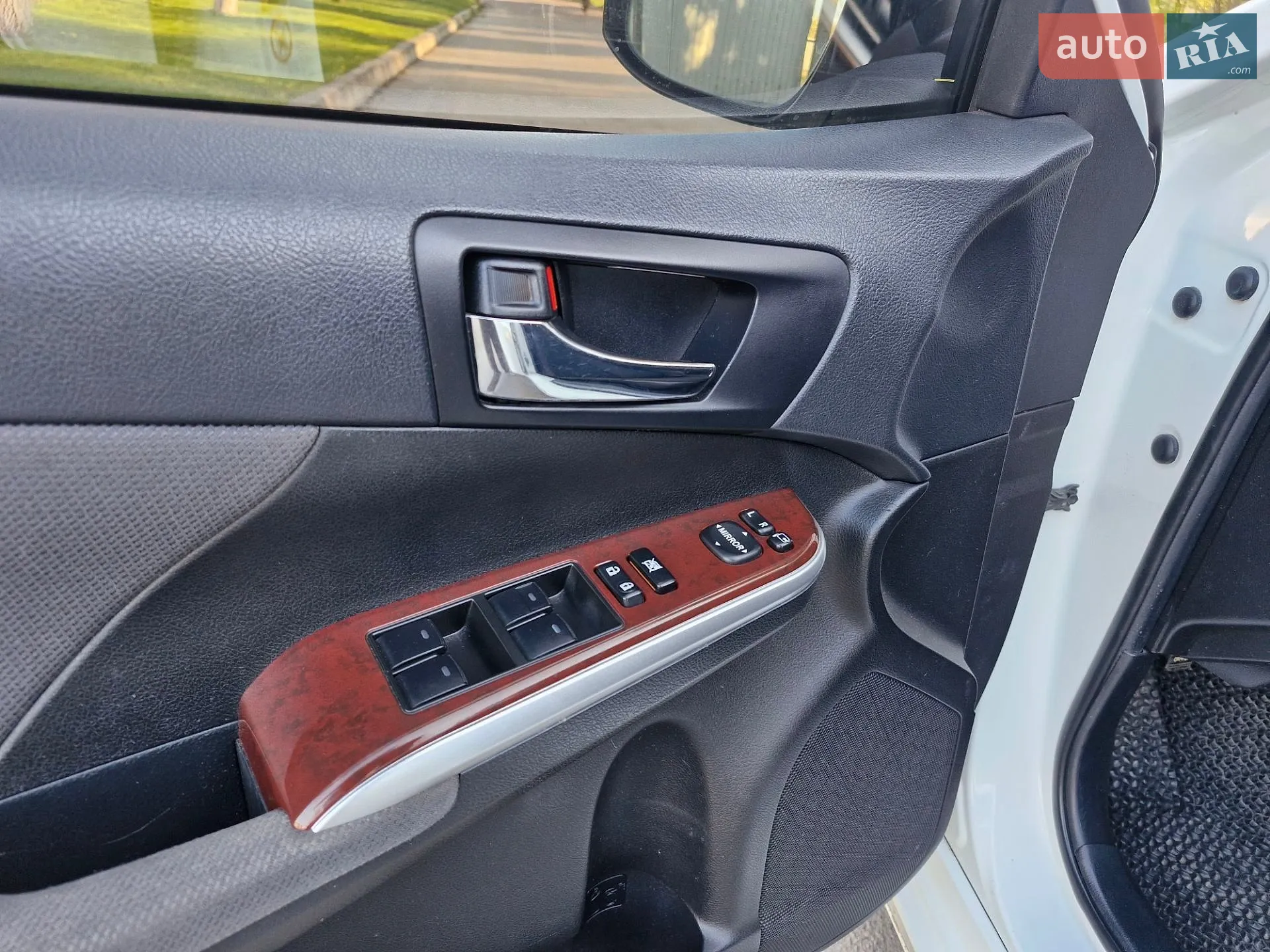 2013 Toyota Camry - мініатюра 17
