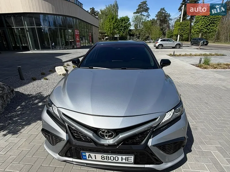 Toyota Camry 2021