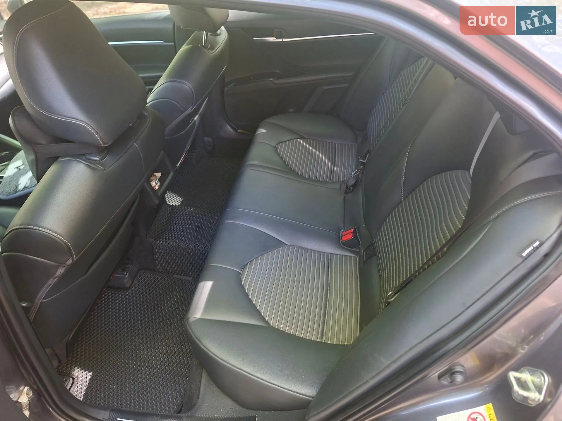 2018 Toyota Camry - мініатюра 12