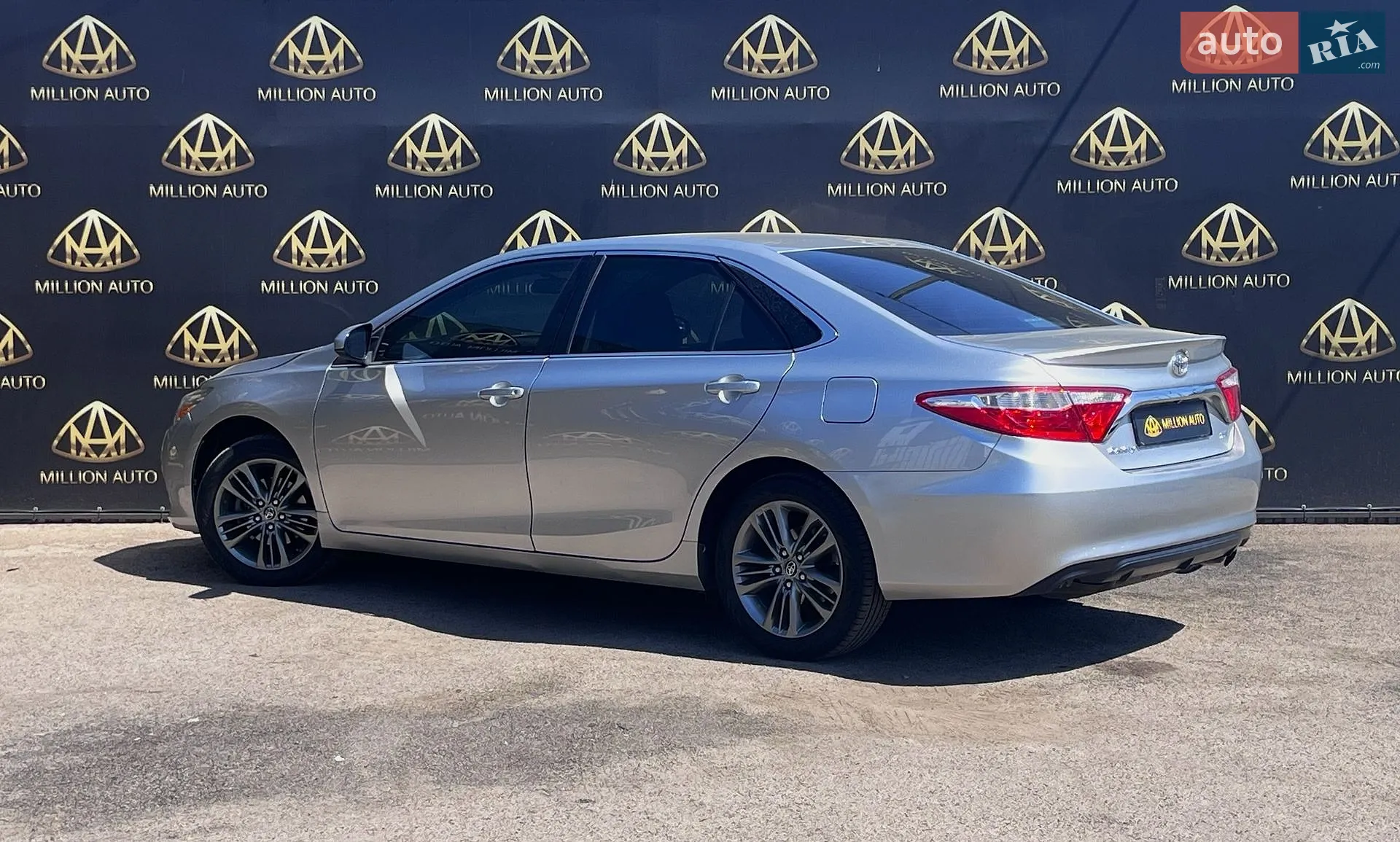 2016 Toyota Camry - мініатюра 6