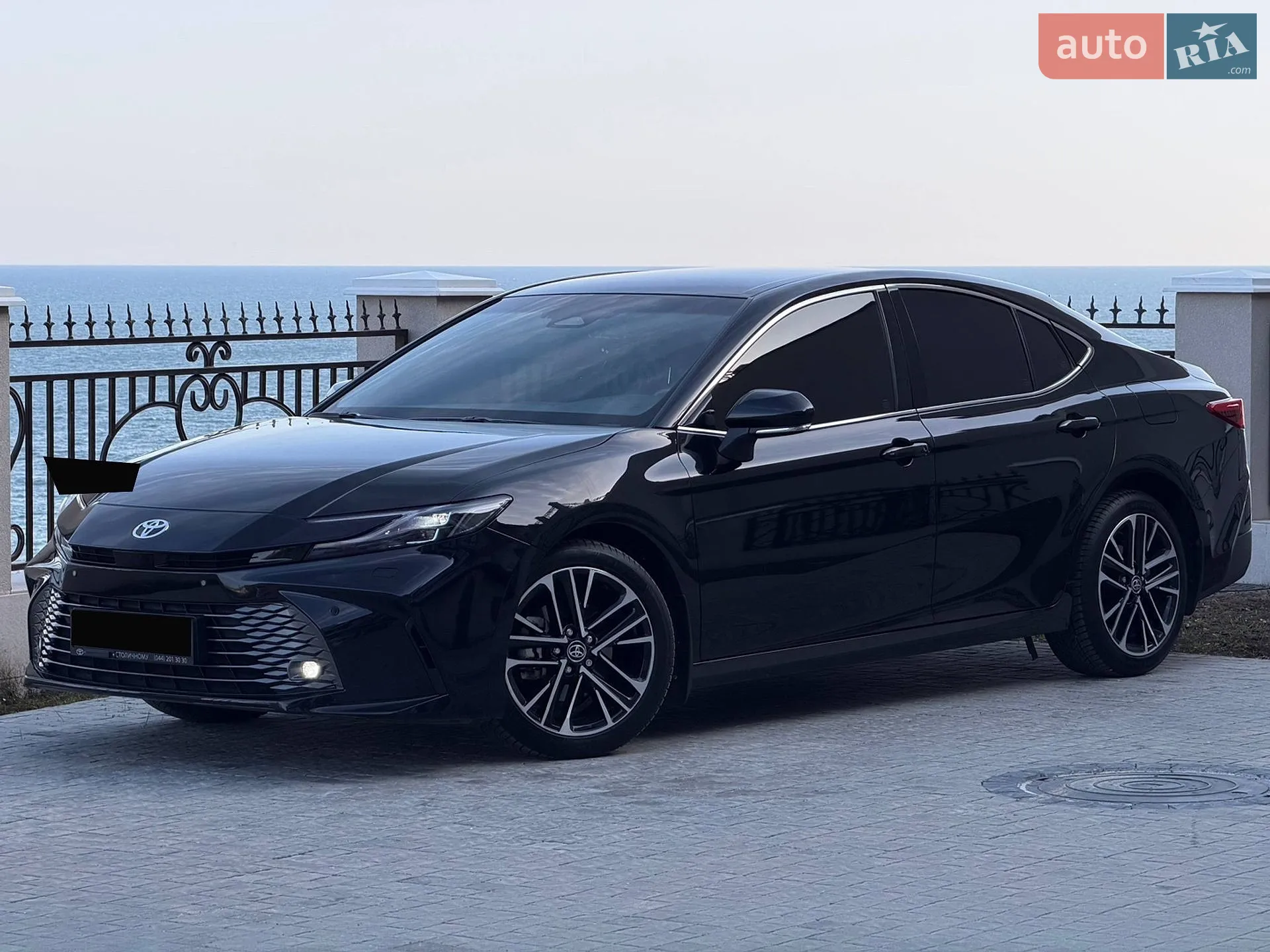 2025 Toyota Camry - фото 1
