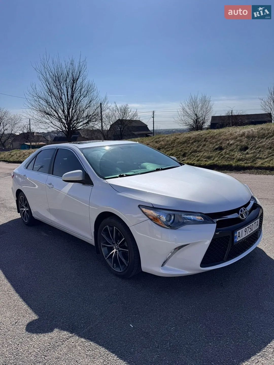 2015 Toyota Camry - фото 1
