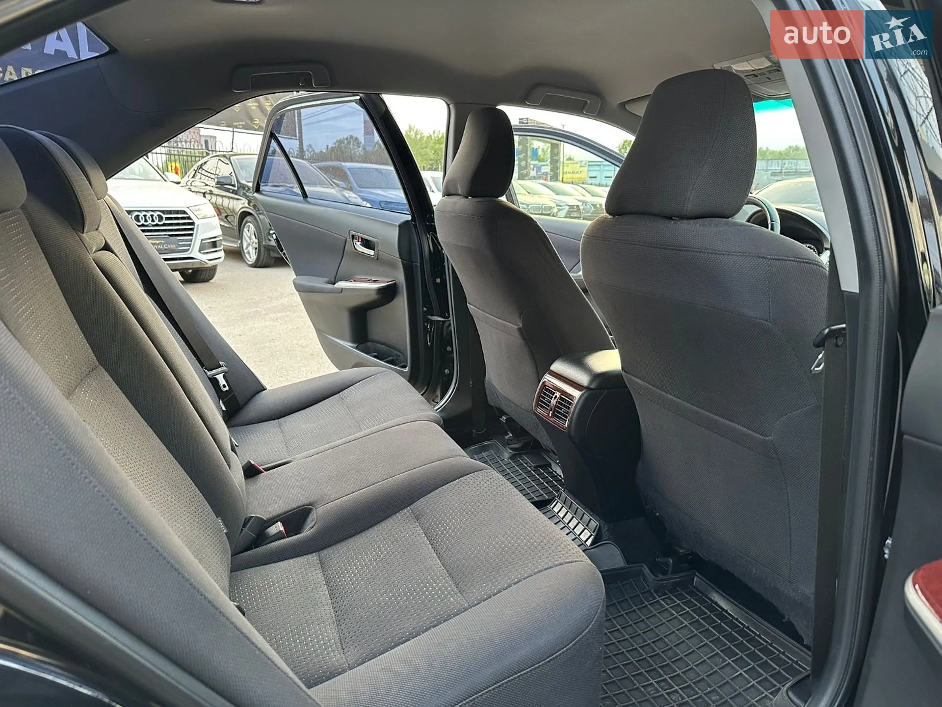 2014 Toyota Camry - мініатюра 17