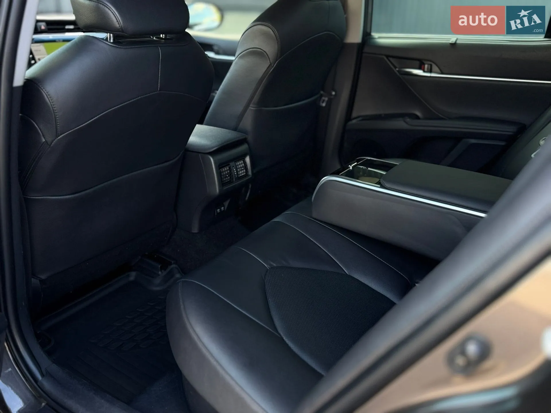 2019 Toyota Camry - мініатюра 19