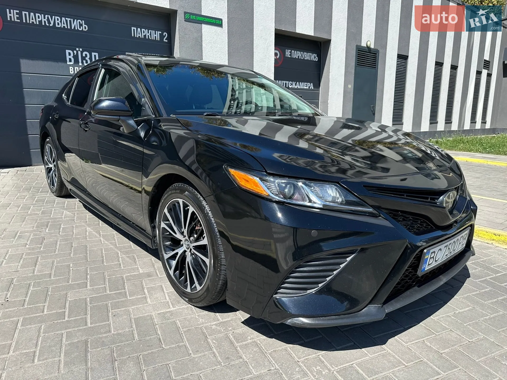 2019 Toyota Camry - мініатюра 3