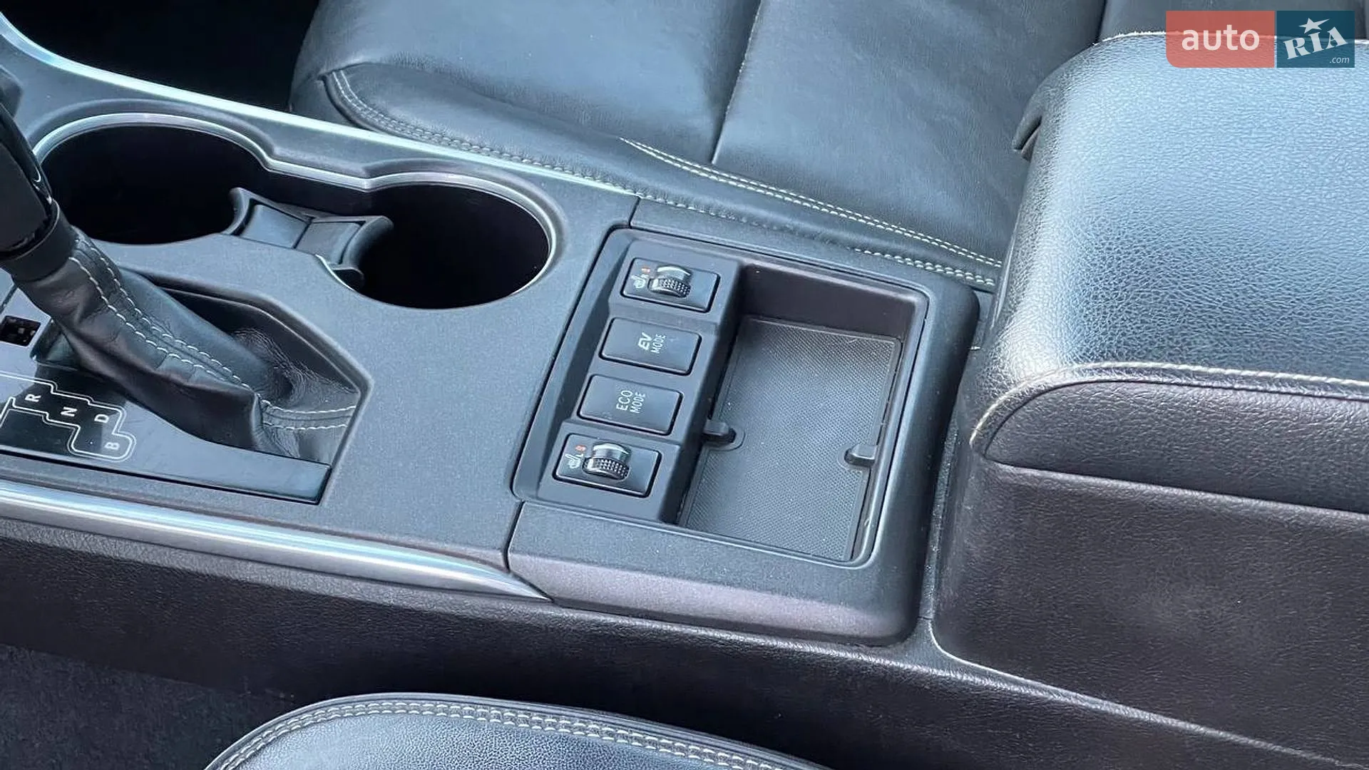 2016 Toyota Camry - мініатюра 12