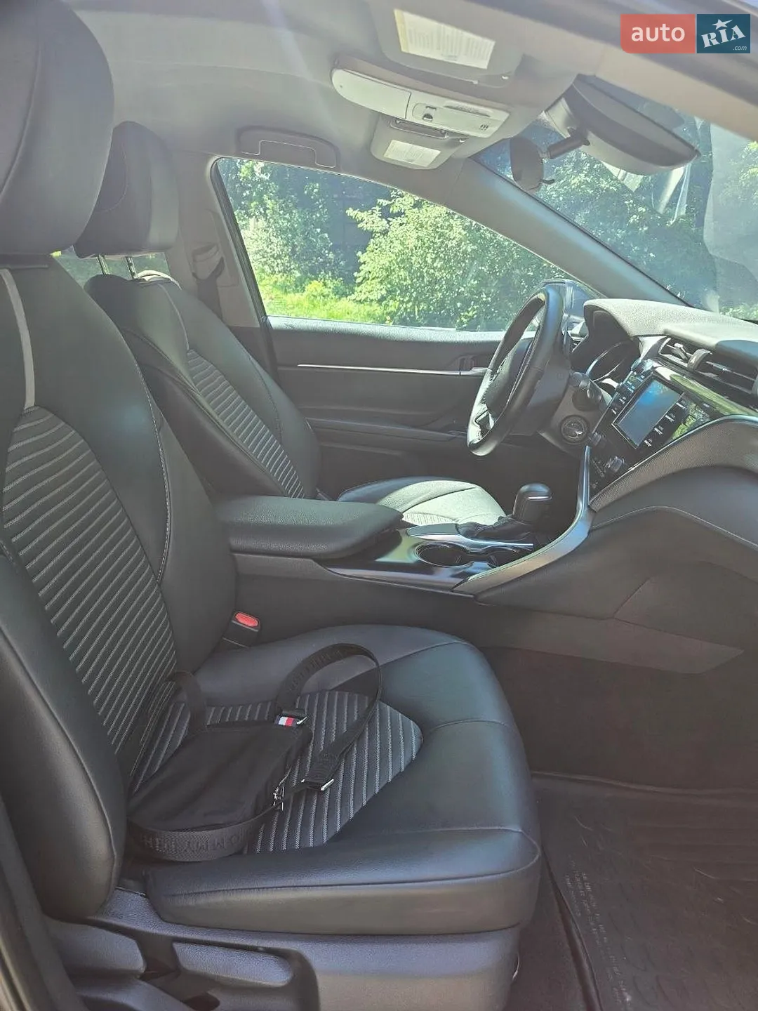 2018 Toyota Camry - мініатюра 16
