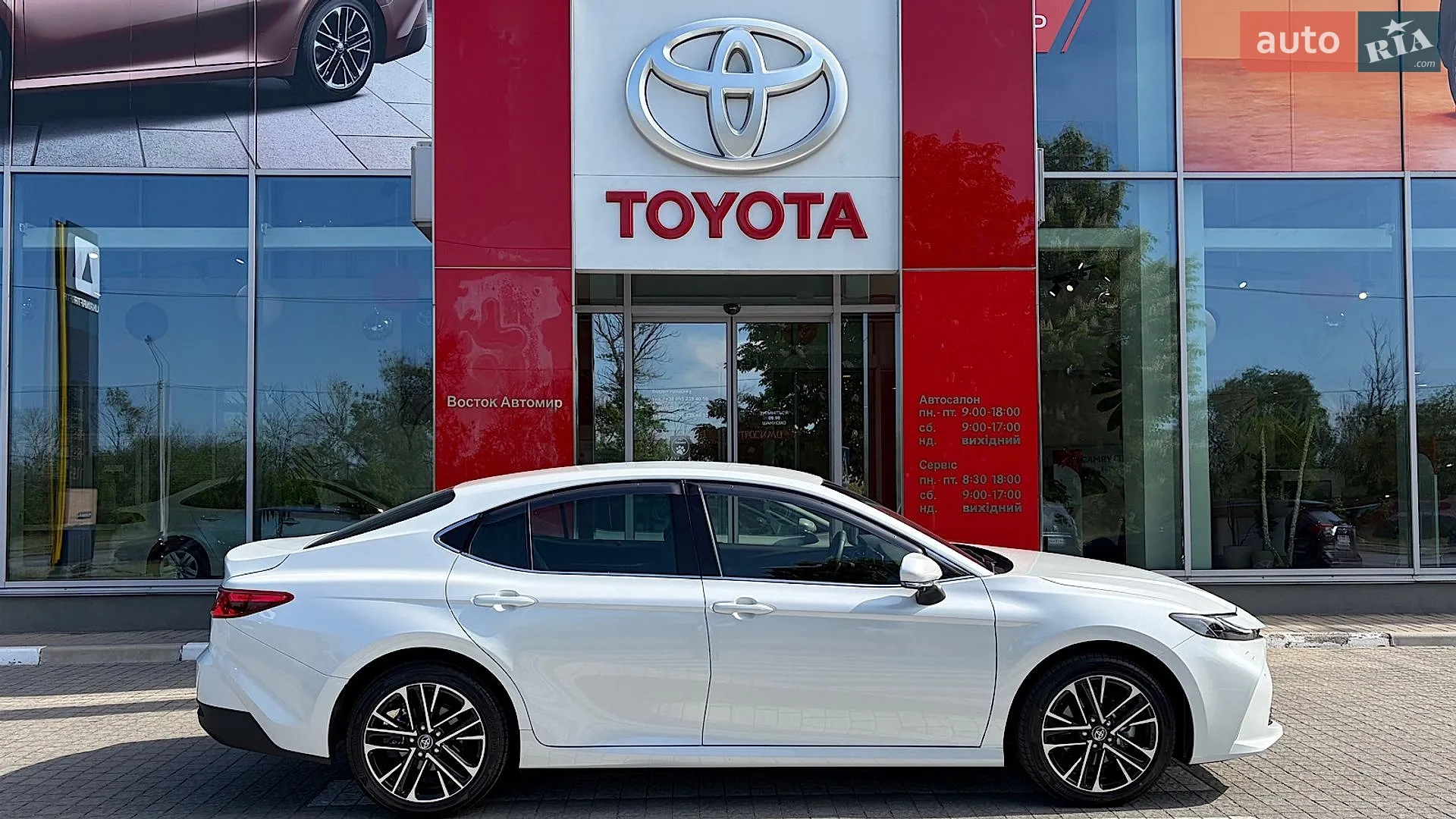 2025 Toyota Camry - мініатюра 17