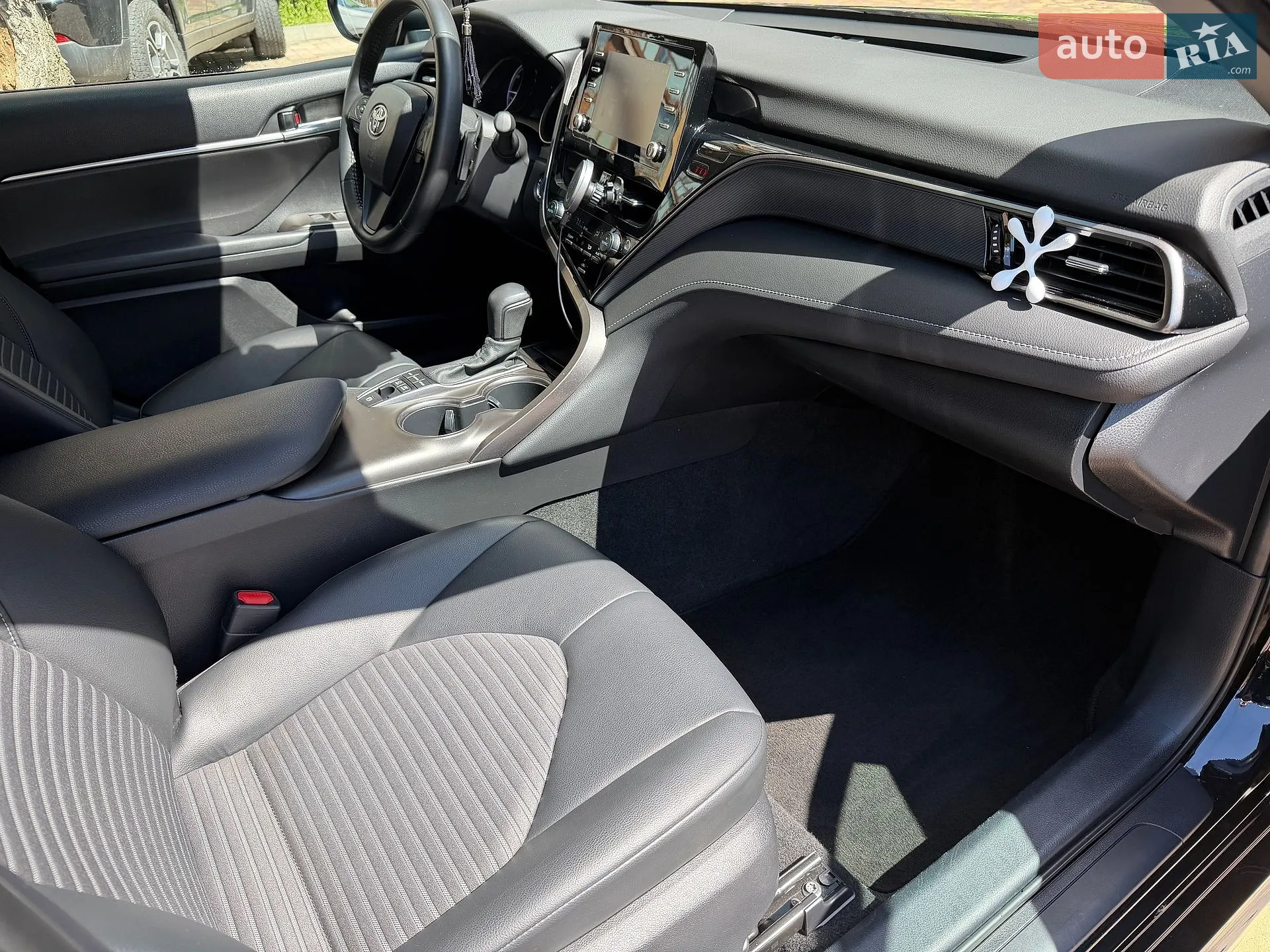 2022 Toyota Camry - мініатюра 2