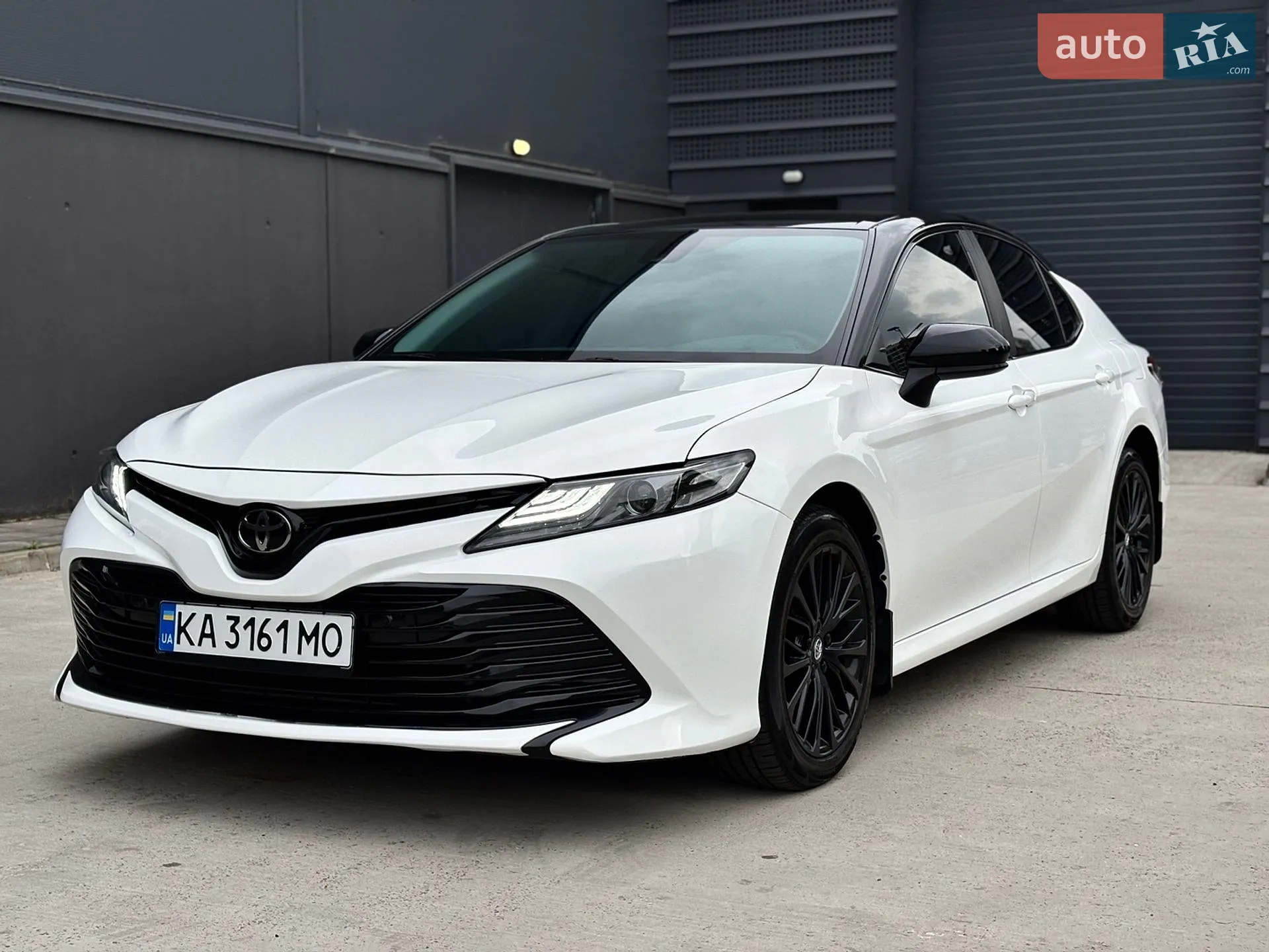 2020 Toyota Camry - мініатюра 2