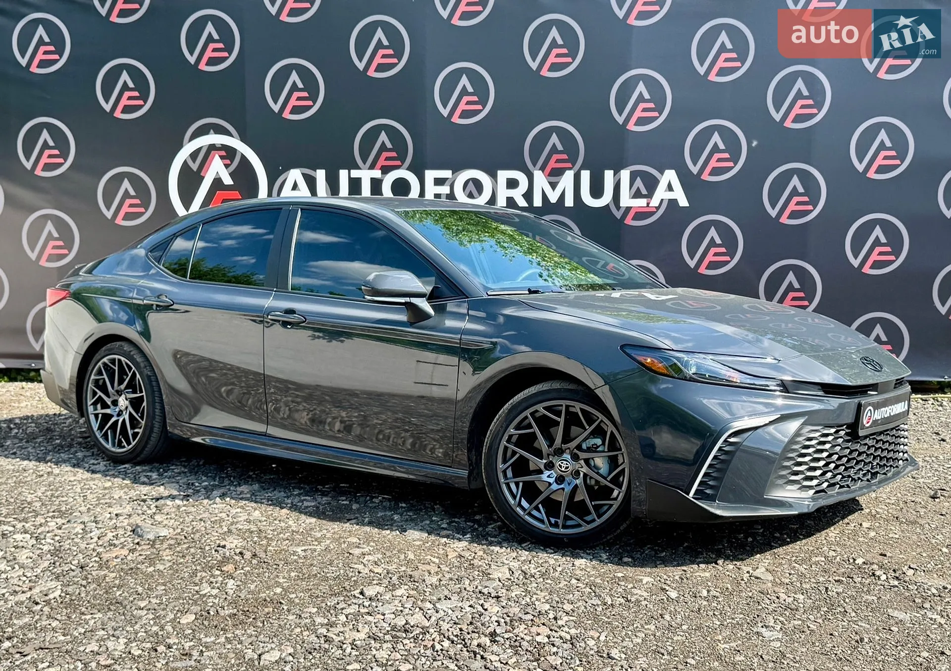 2025 Toyota Camry - фото 1