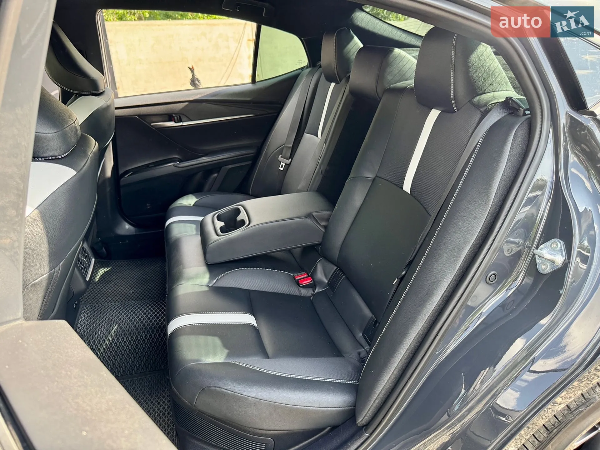2025 Toyota Camry - мініатюра 10