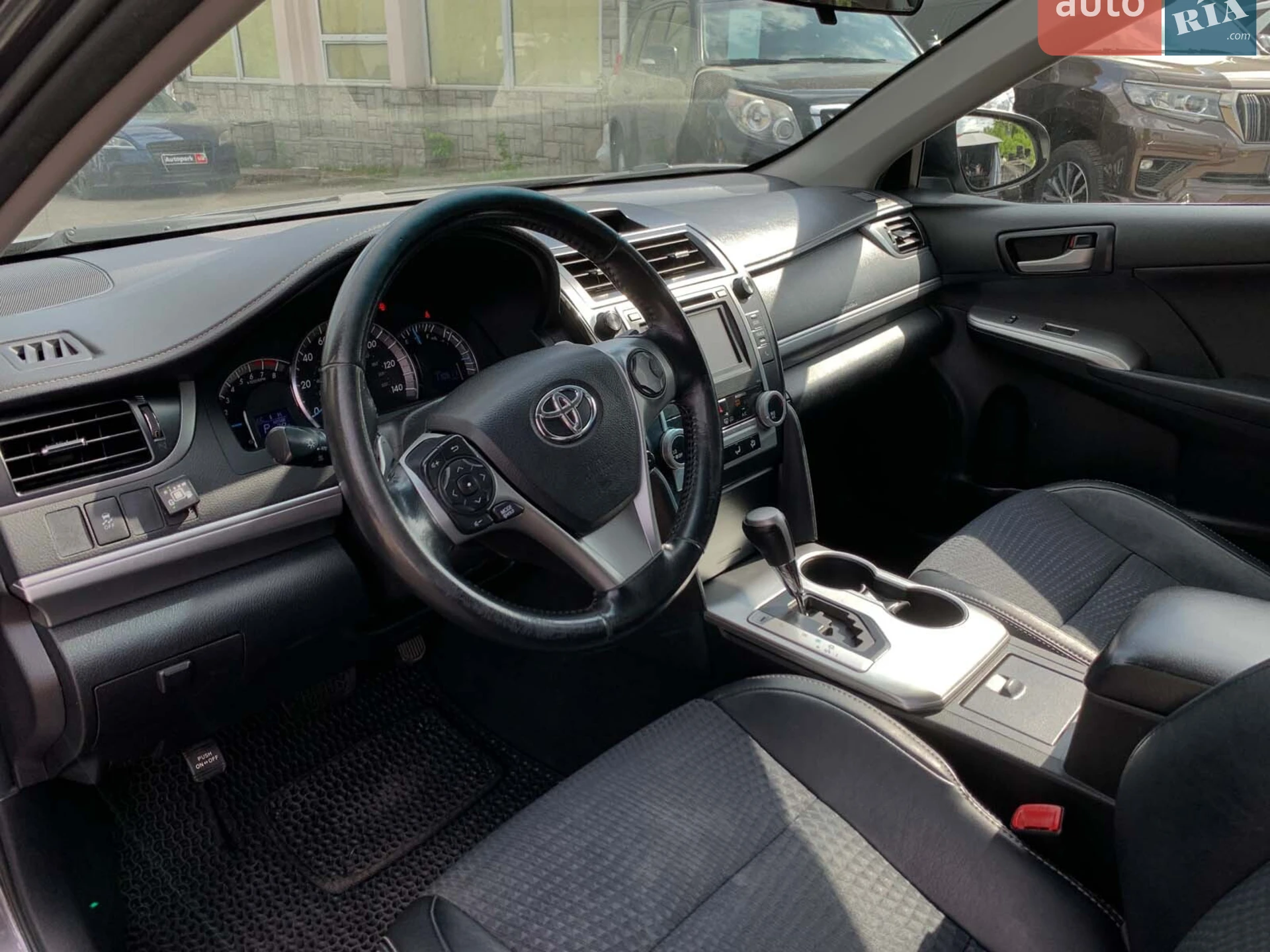 2014 Toyota Camry - мініатюра 17