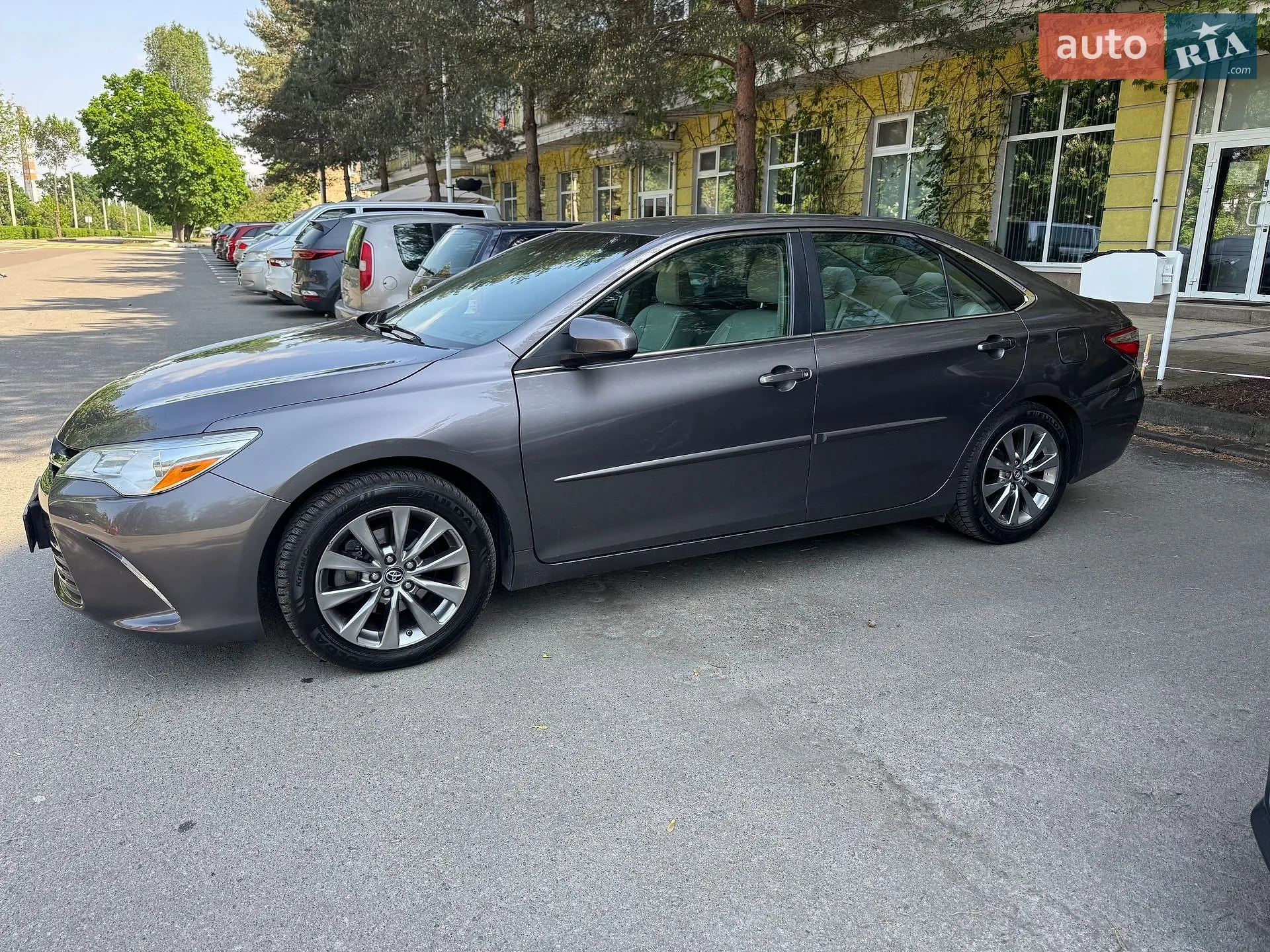 2016 Toyota Camry - мініатюра 3