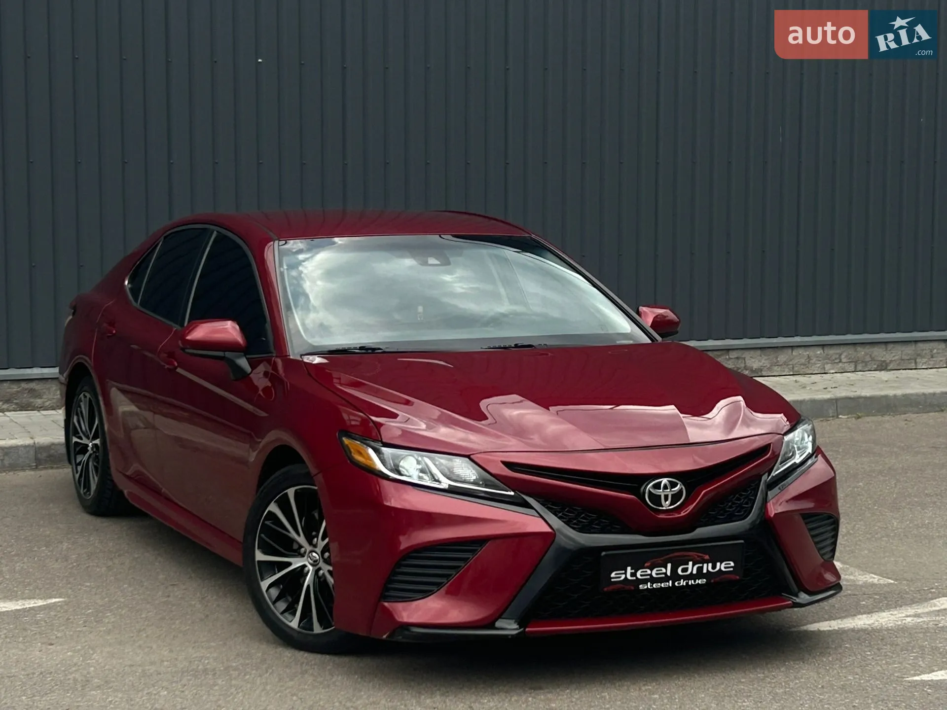 2018 Toyota Camry - фото 1