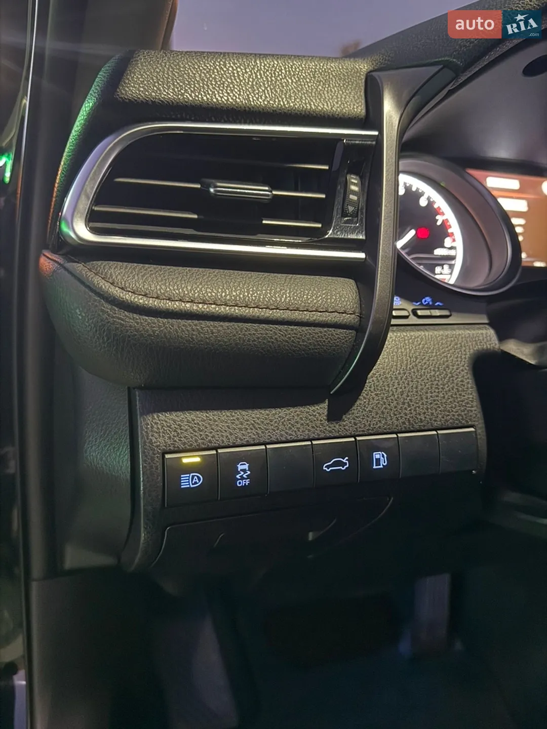 2018 Toyota Camry - мініатюра 12