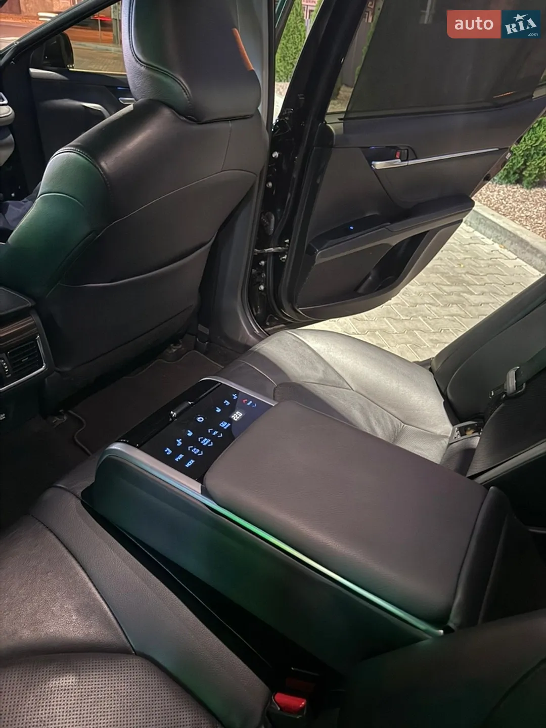 2018 Toyota Camry - мініатюра 16
