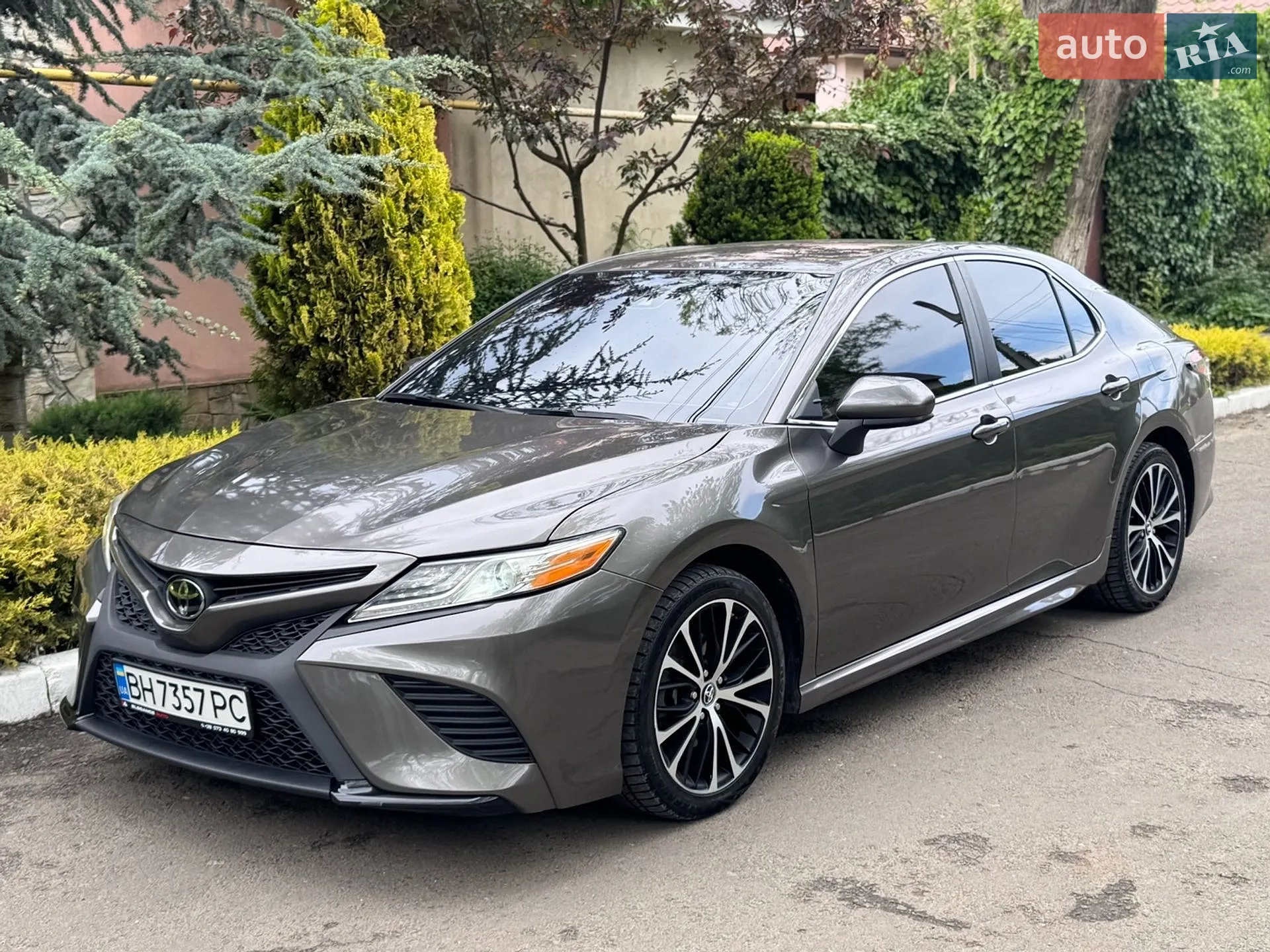 2019 Toyota Camry - фото 1