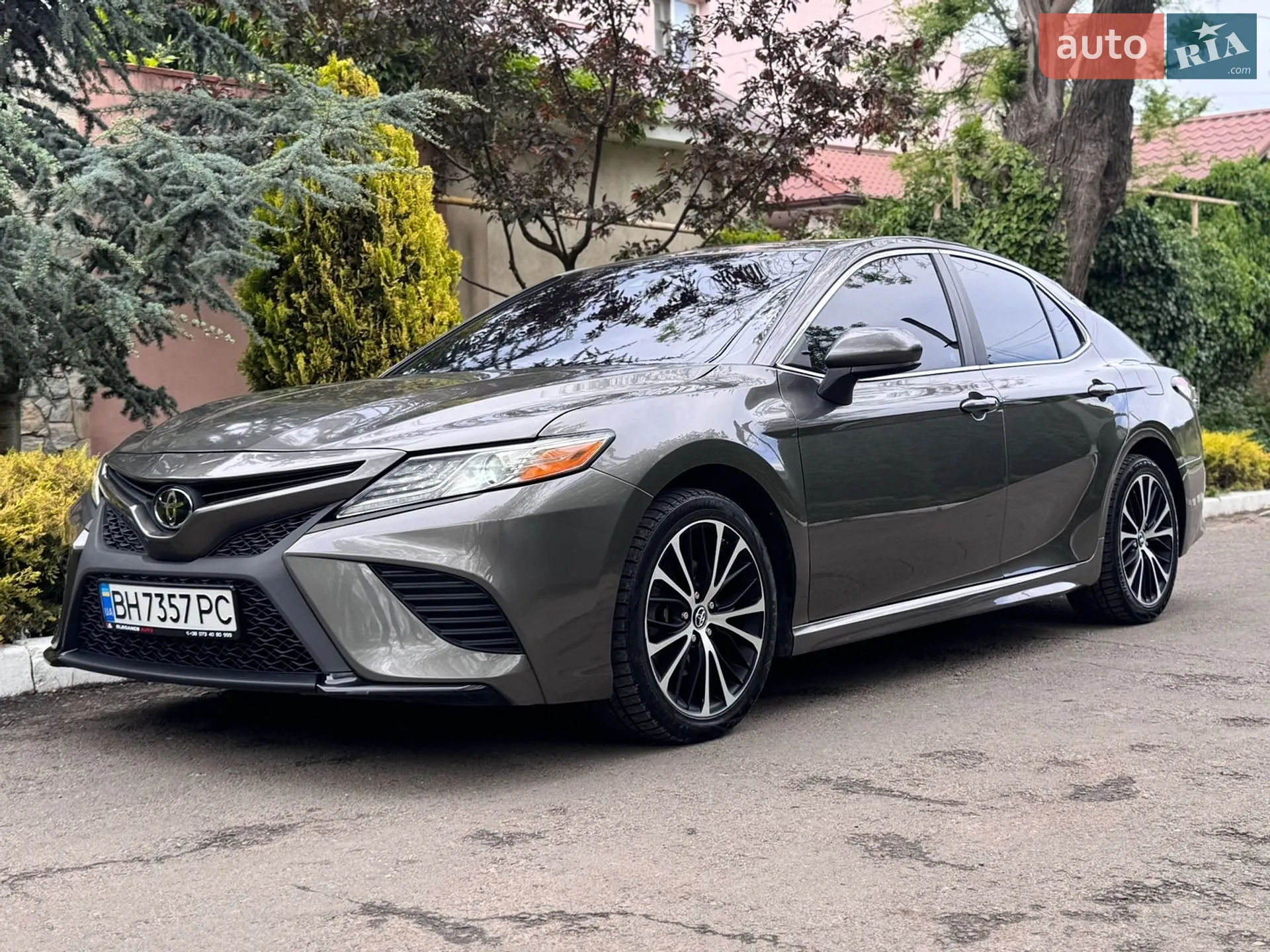 2019 Toyota Camry - мініатюра 2