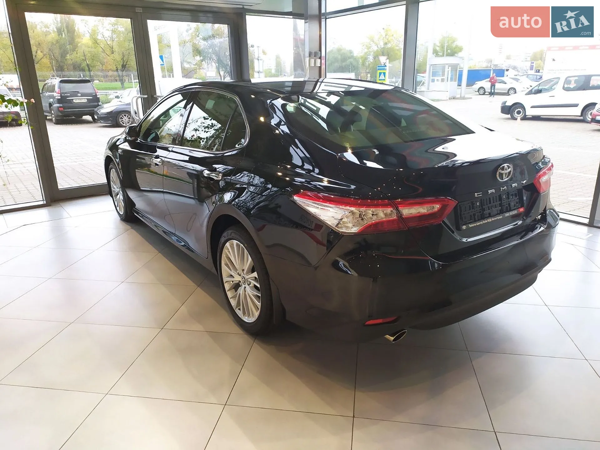 2020 Toyota Camry - фото 1