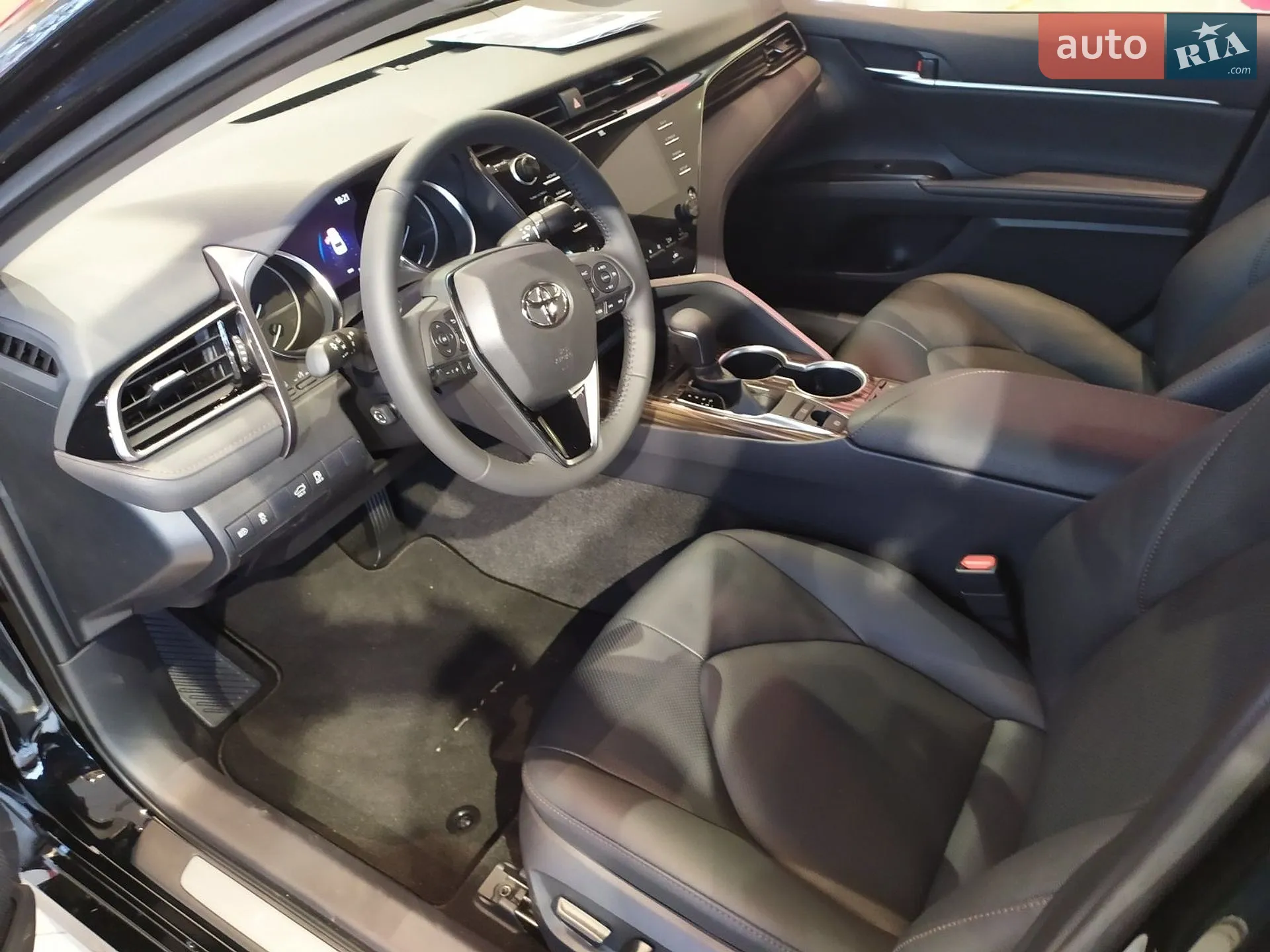 2020 Toyota Camry - мініатюра 4