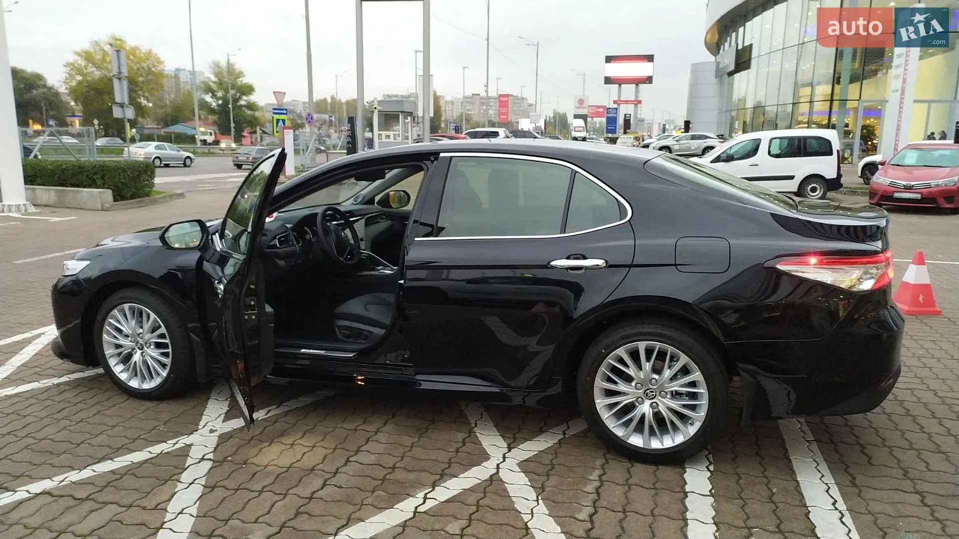 2020 Toyota Camry - мініатюра 5