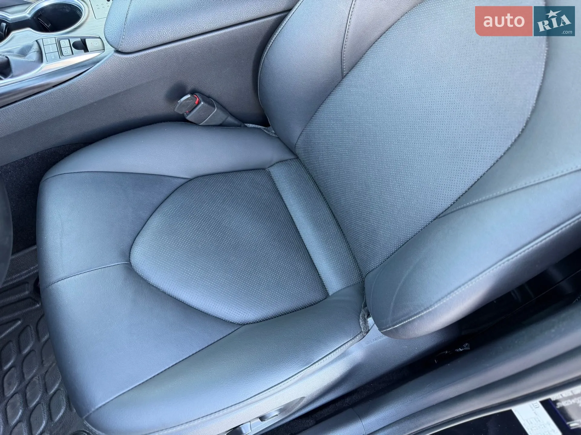 2022 Toyota Camry - мініатюра 21