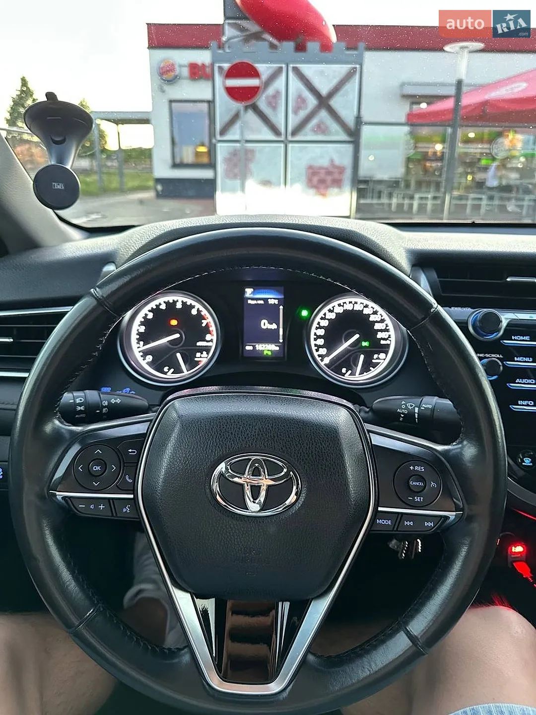 2018 Toyota Camry - мініатюра 12