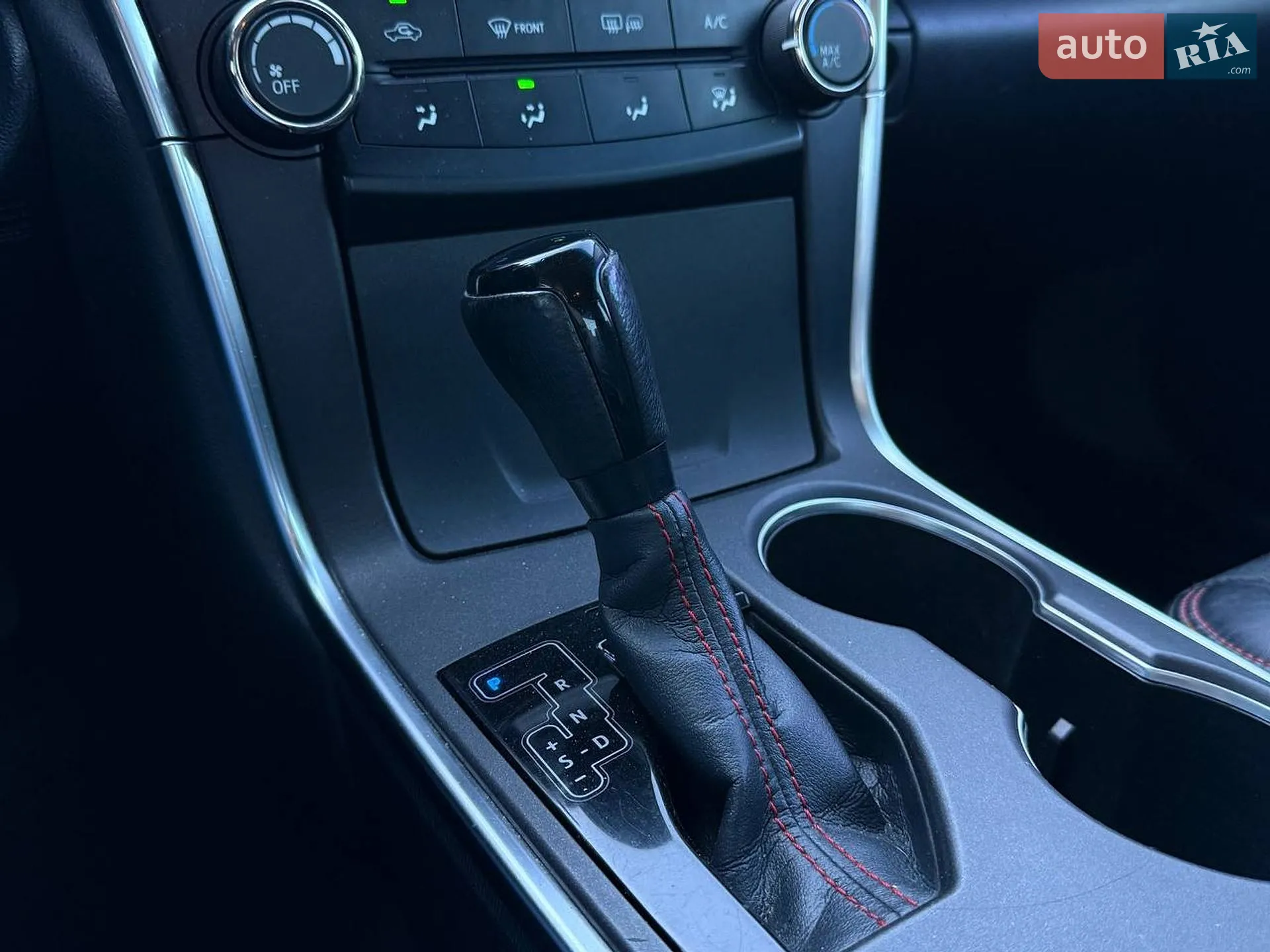 2016 Toyota Camry - мініатюра 25